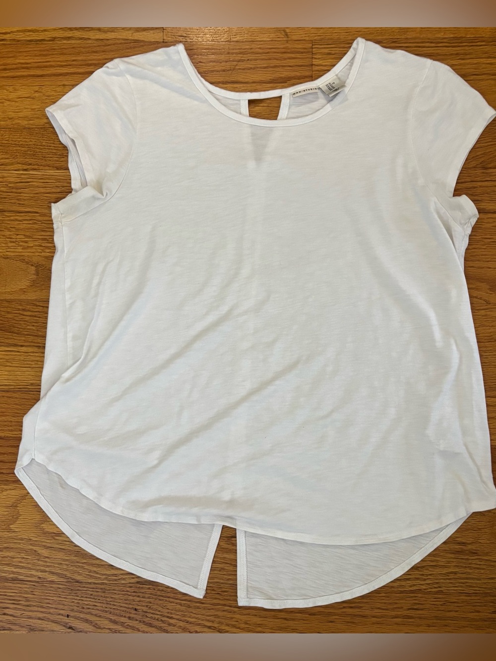 Max Studio Shirt Women’s XL White Back Slit/ Triangle Cutout at Neckline Top